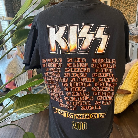 KISS 2010 concert T-Shirt - size L - Picture 2 of 3